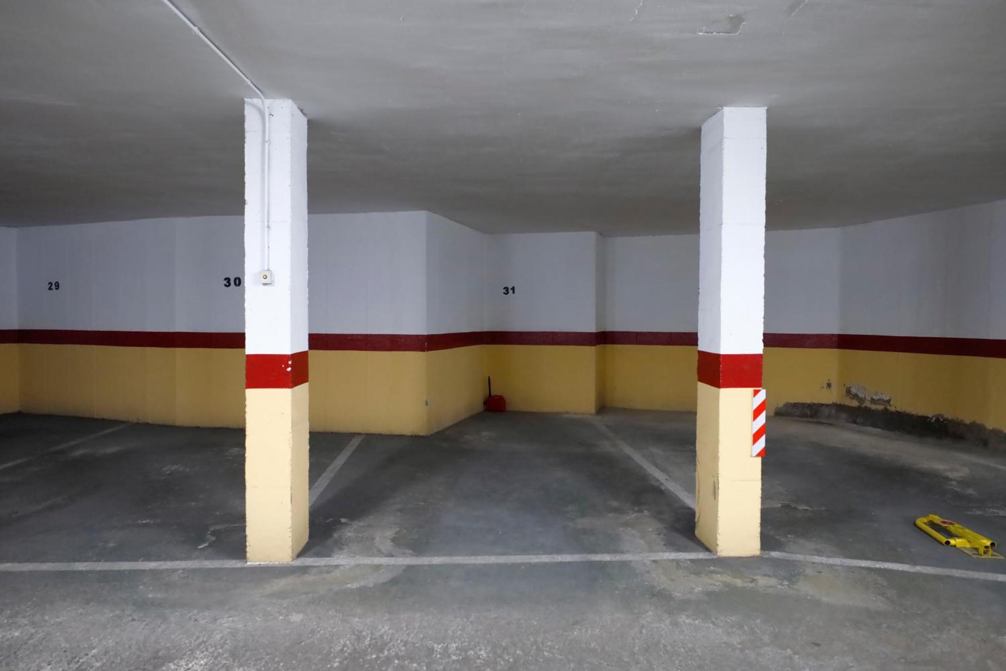 R & T Cordoba Center Apartamentos - Parking Екстериор снимка