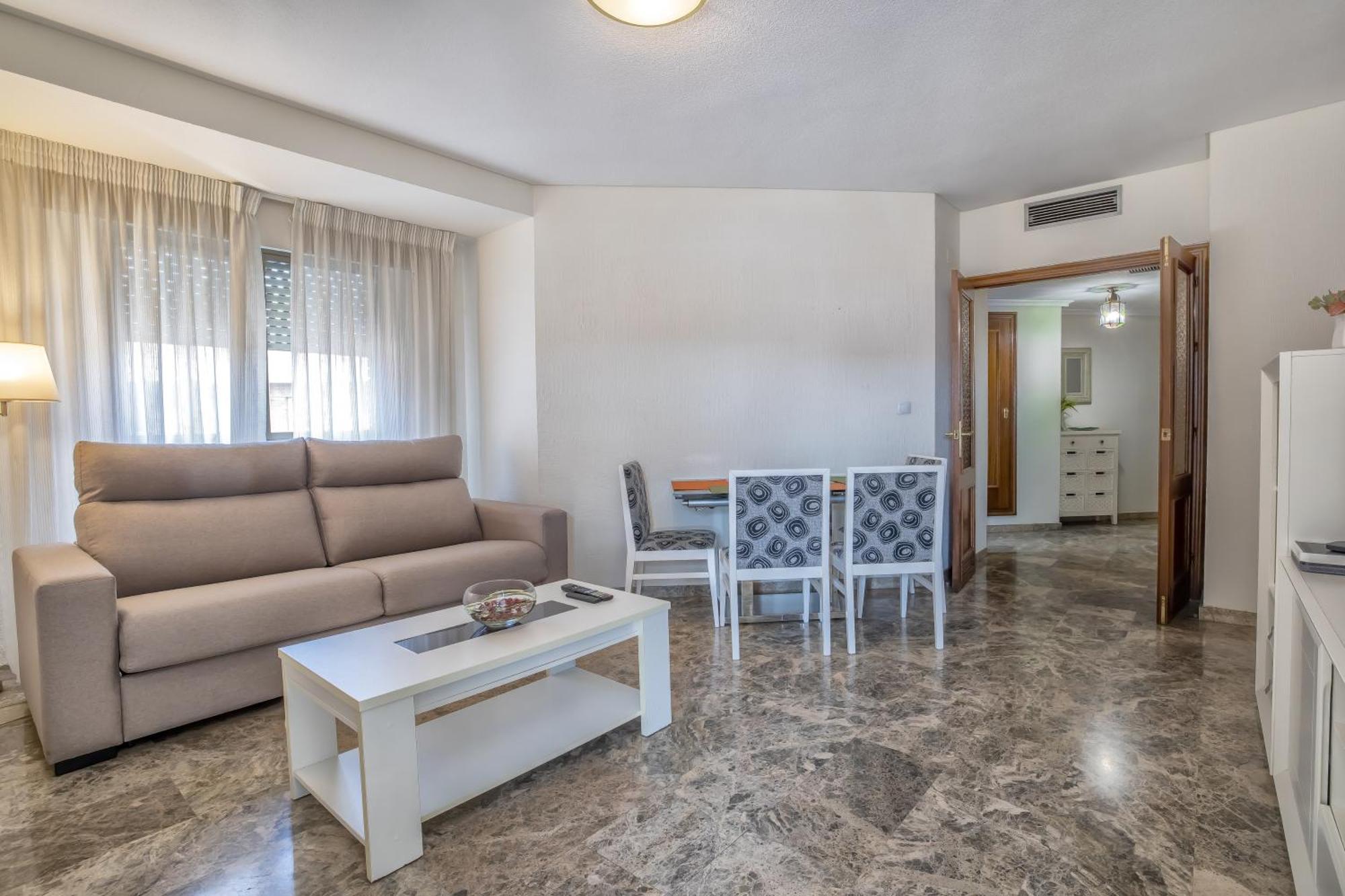 R & T Cordoba Center Apartamentos - Parking Екстериор снимка