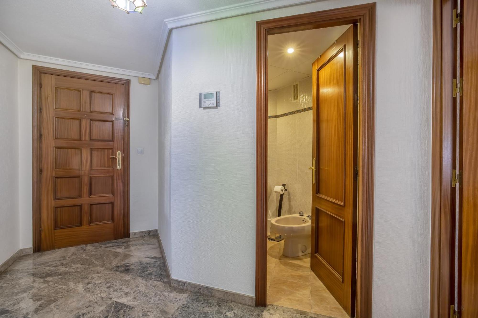 R & T Cordoba Center Apartamentos - Parking Екстериор снимка