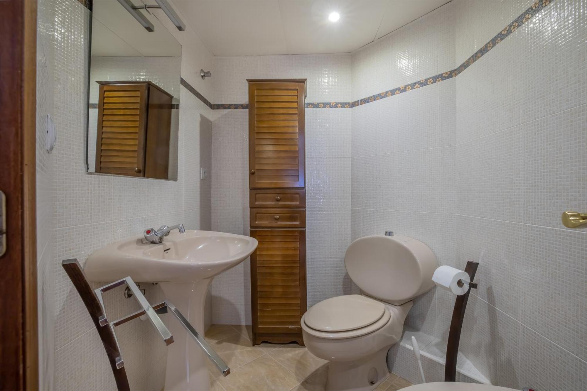 R & T Cordoba Center Apartamentos - Parking Екстериор снимка