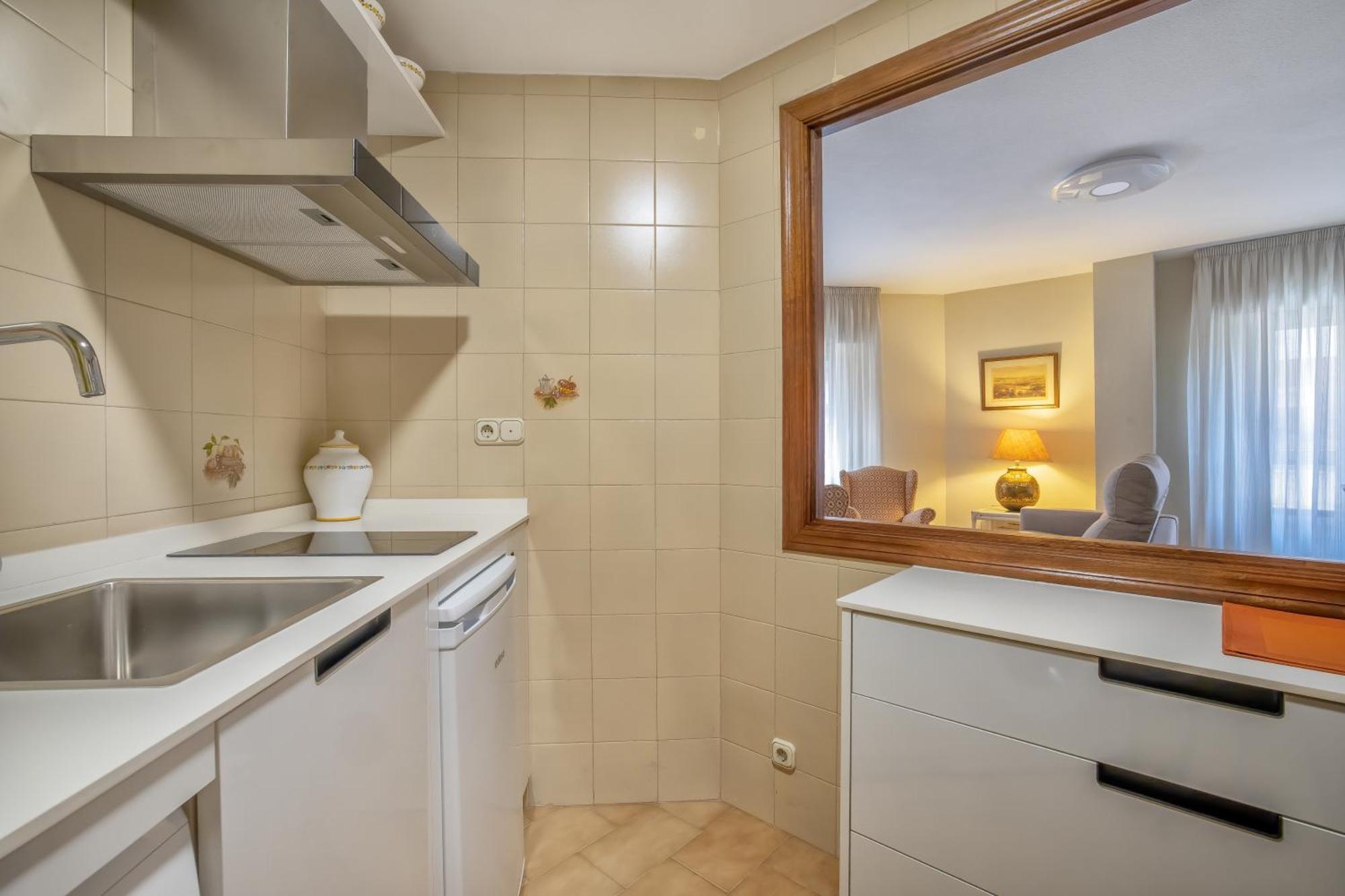 R & T Cordoba Center Apartamentos - Parking Екстериор снимка