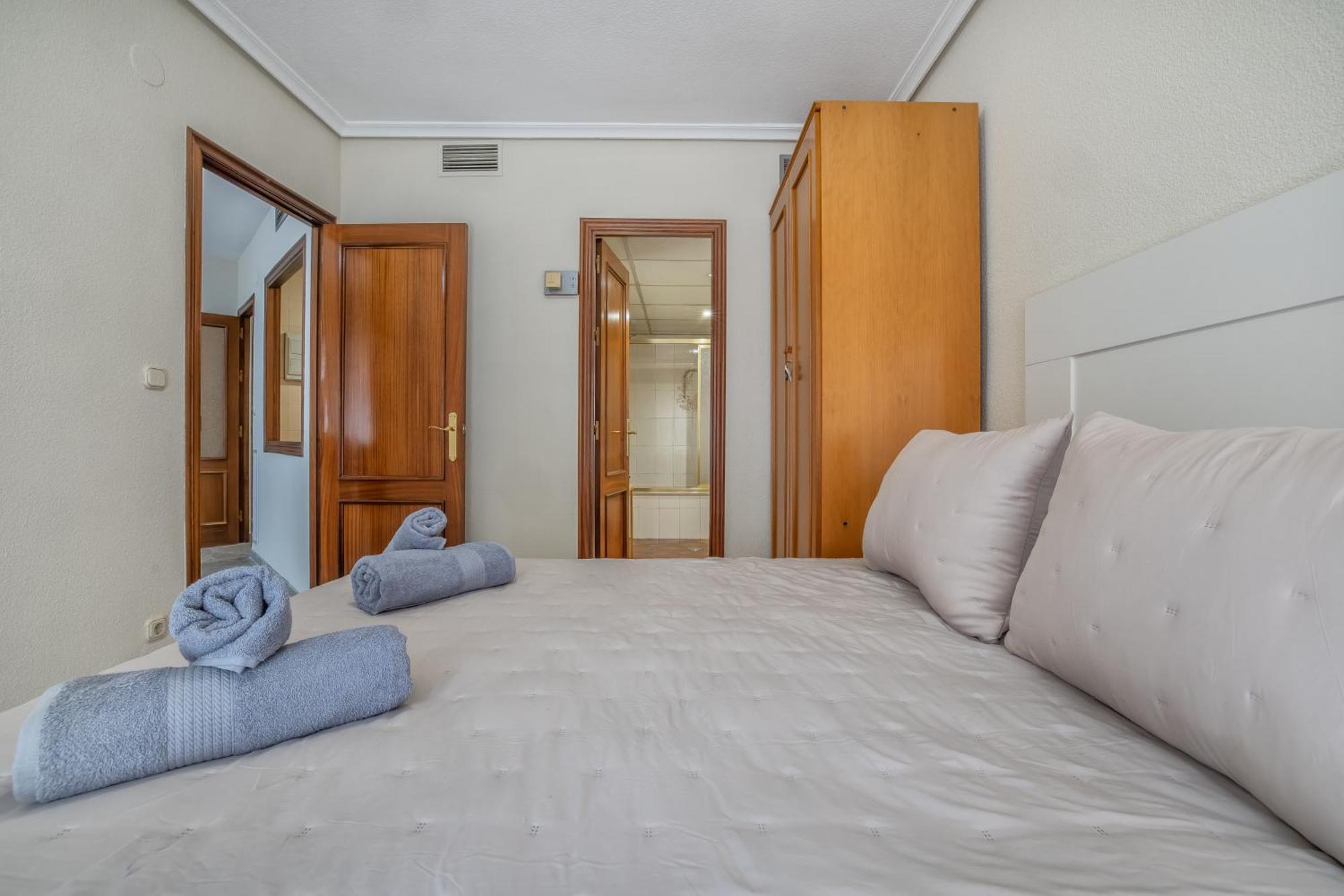 R & T Cordoba Center Apartamentos - Parking Екстериор снимка