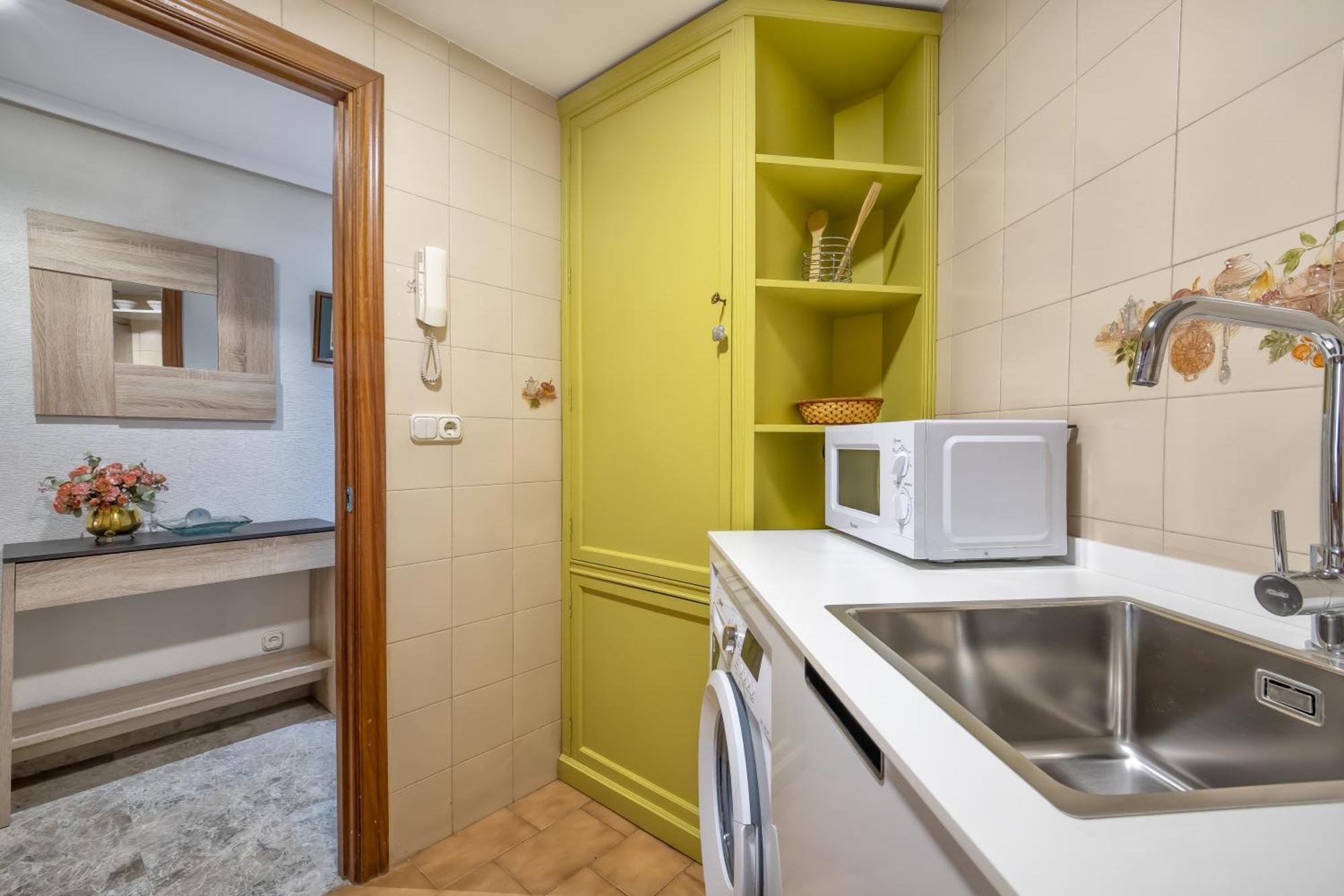 R & T Cordoba Center Apartamentos - Parking Екстериор снимка