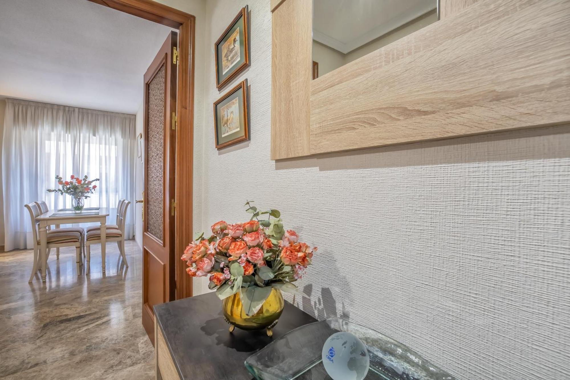 R & T Cordoba Center Apartamentos - Parking Екстериор снимка