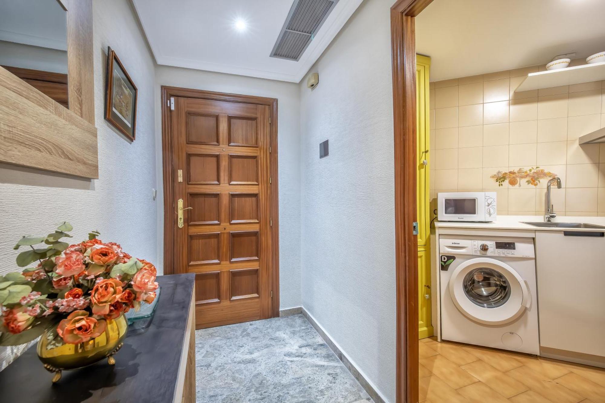 R & T Cordoba Center Apartamentos - Parking Екстериор снимка