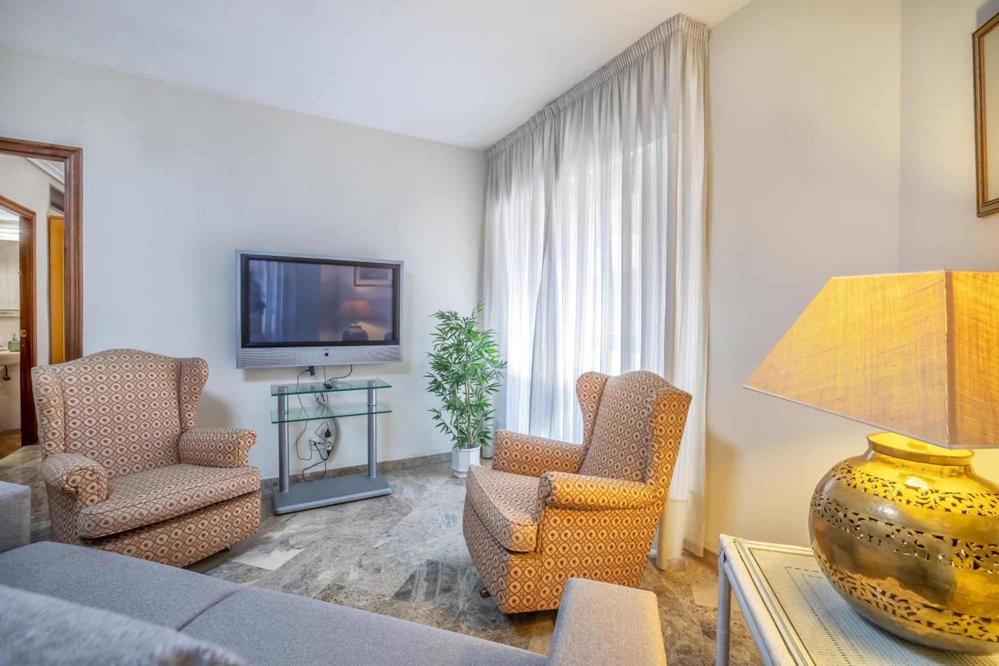 R & T Cordoba Center Apartamentos - Parking Екстериор снимка